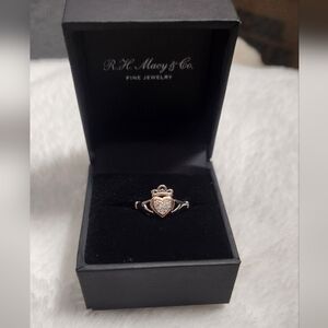 Traditional Claddagh Ring for Women
Elegant Silver & Rose Gold Ring